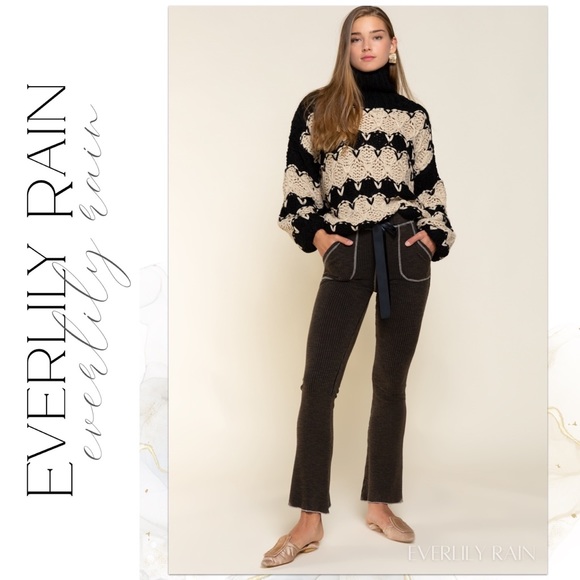 POL Gorgeous Handmade Chunky Knit Turtleneck Sweater - Picture 9 of 14